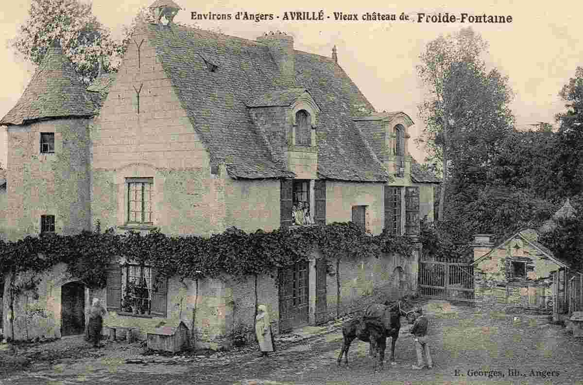 Avrillé. Vieux Château de Froide-Fontaine, chevaux