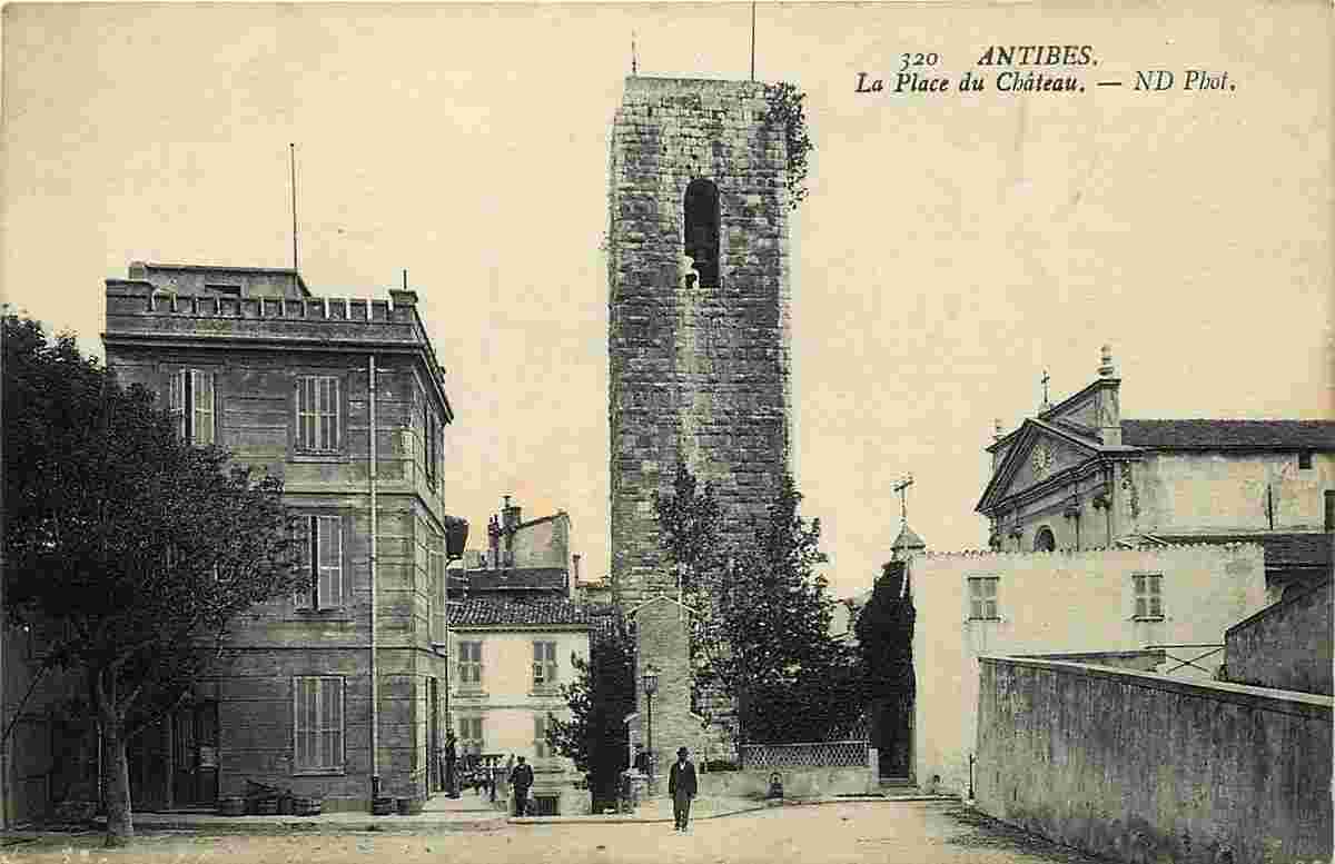 Antibes. La Place du Château