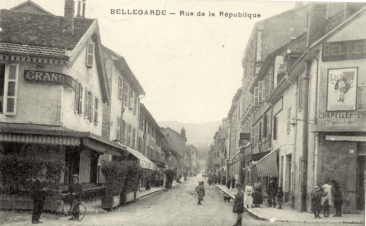 Bellegarde-sur-Valserine. Rue de la République
