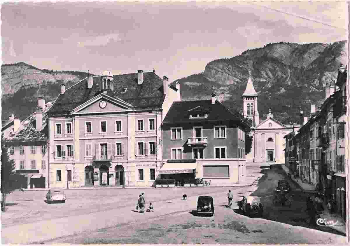 Bonneville. L'Hôtel de Ville et l'Église, 1958