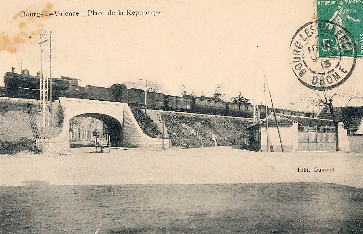 Bourg-les-Valence. Place de la Republique, 1913