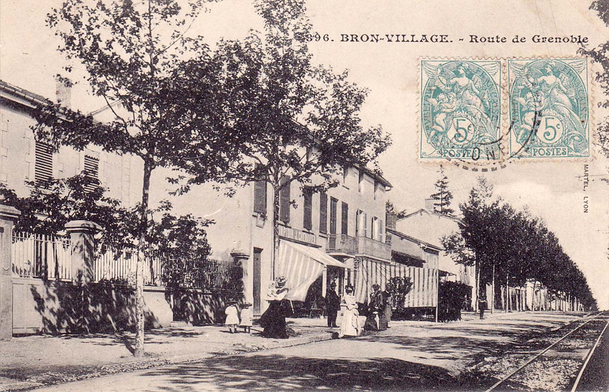 Bron. Route de Grenoble, 1907