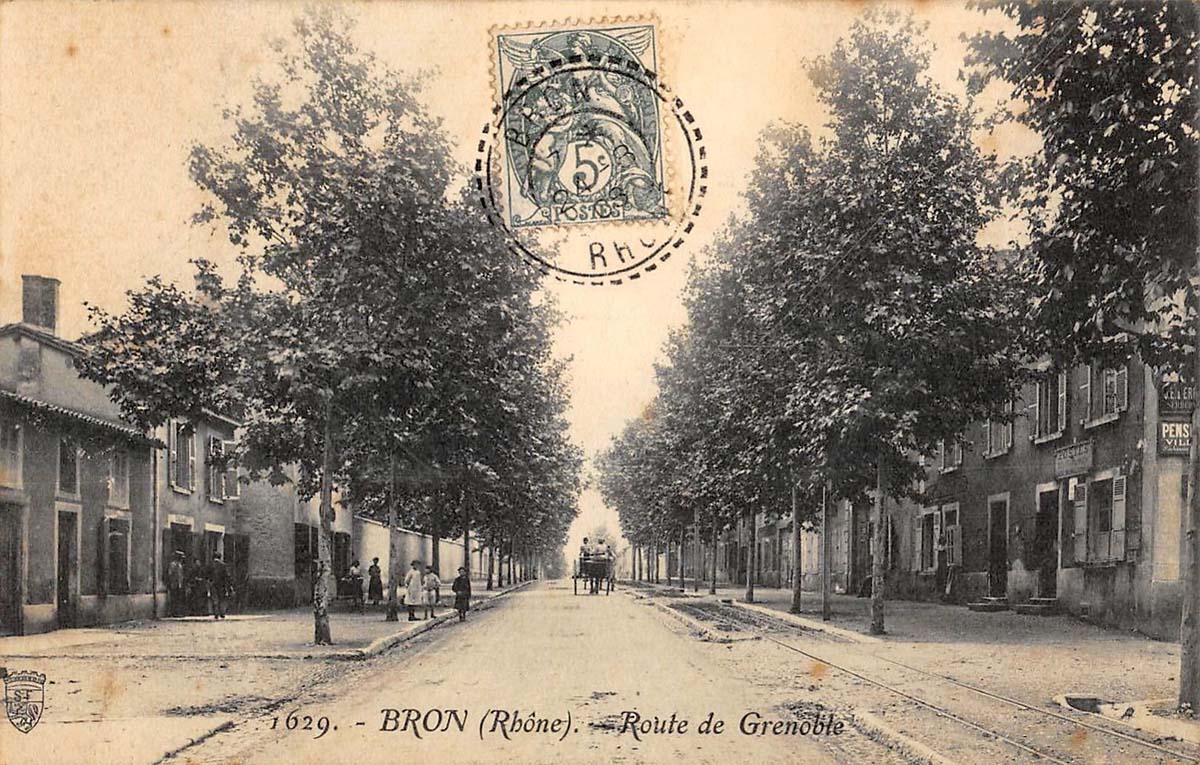 Bron. Route de Grenoble, 1908