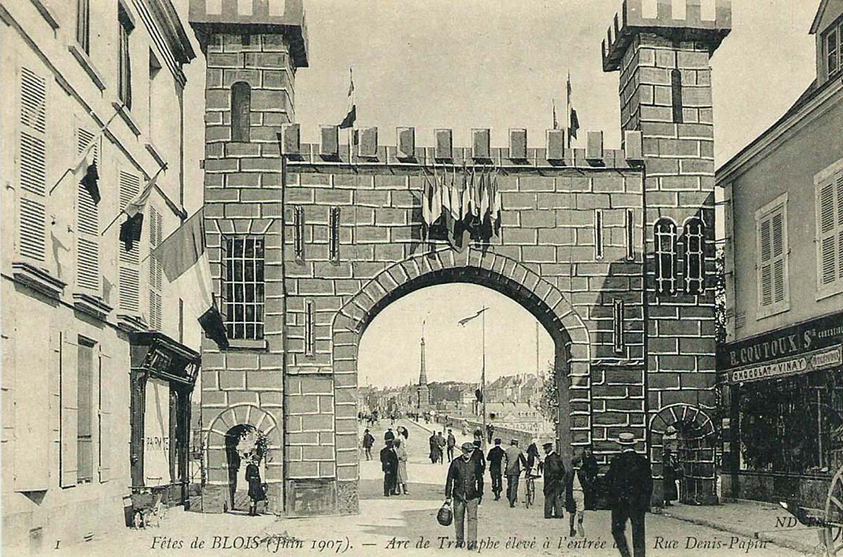 Blois. Arc de Triomphe