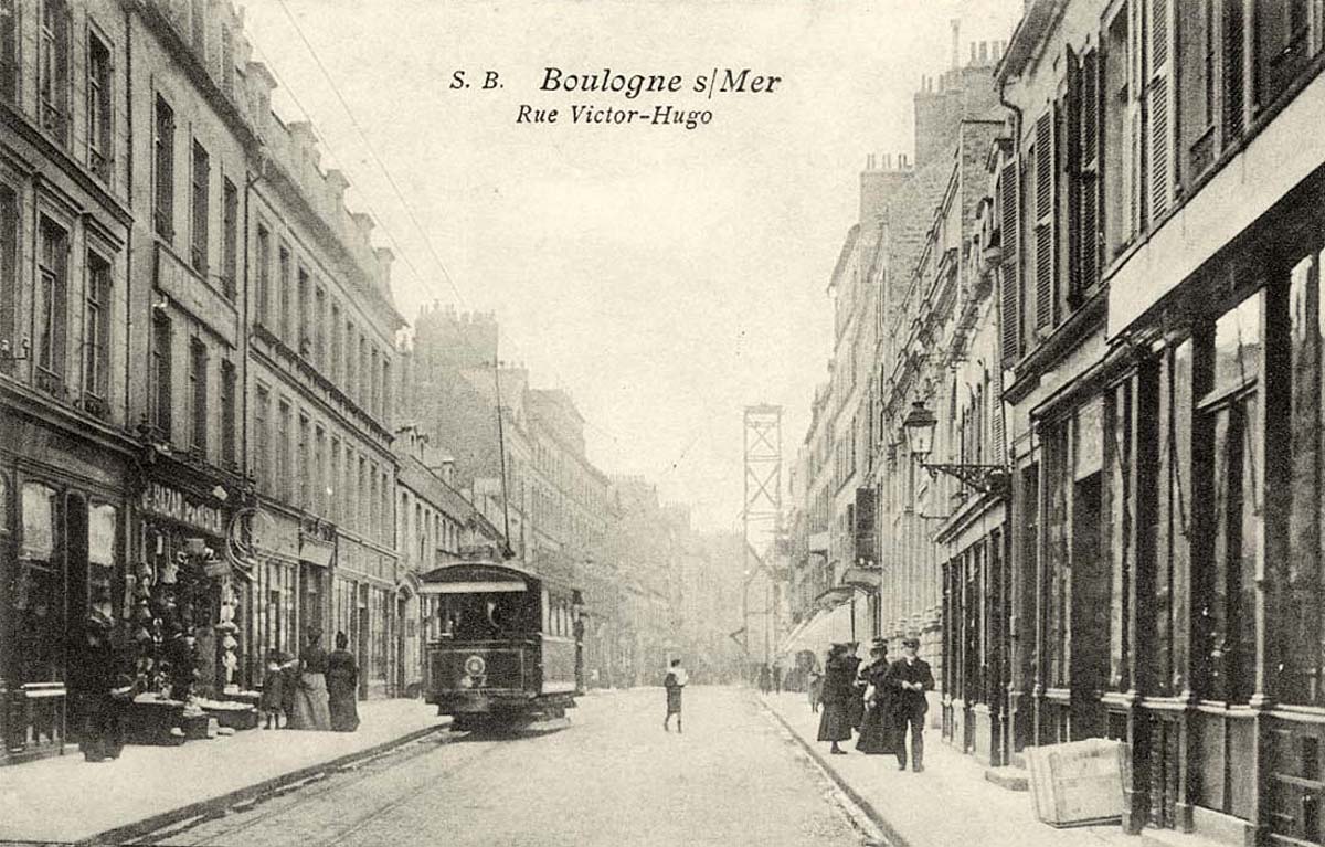 Boulogne-sur-Mer. Rue Victor Hugo