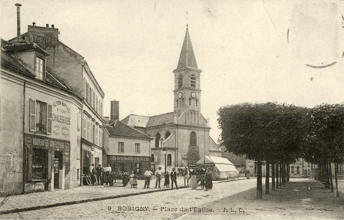 Bobigny. Place de L'Église