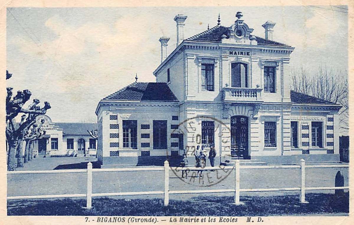 Biganos. Mairie et les Écoles, 1921