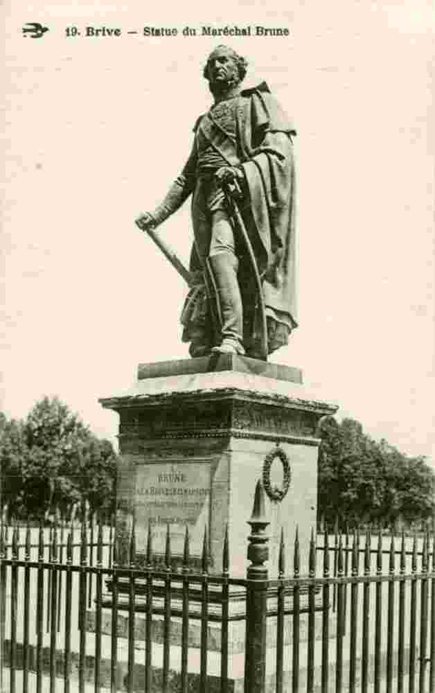 Brive-la-Gaillarde. Statue du Maréchal Brune