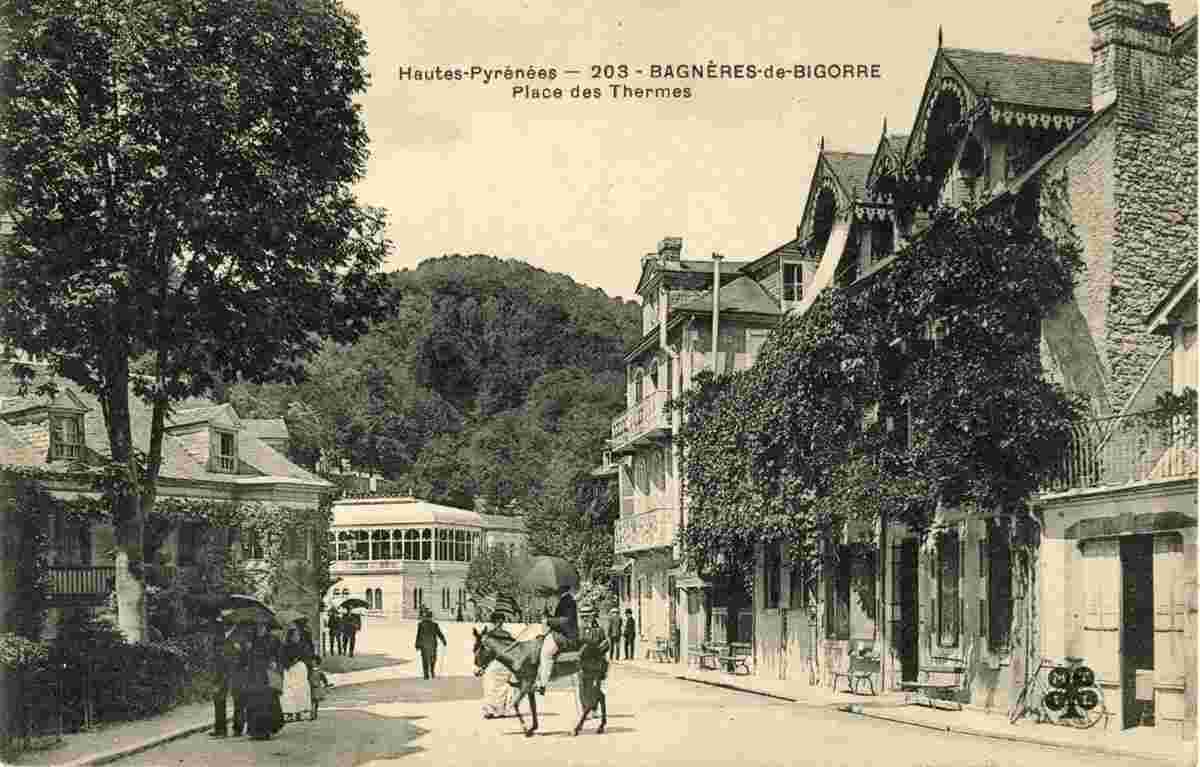 Bagnères-de-Bigorre. Place des Thermes