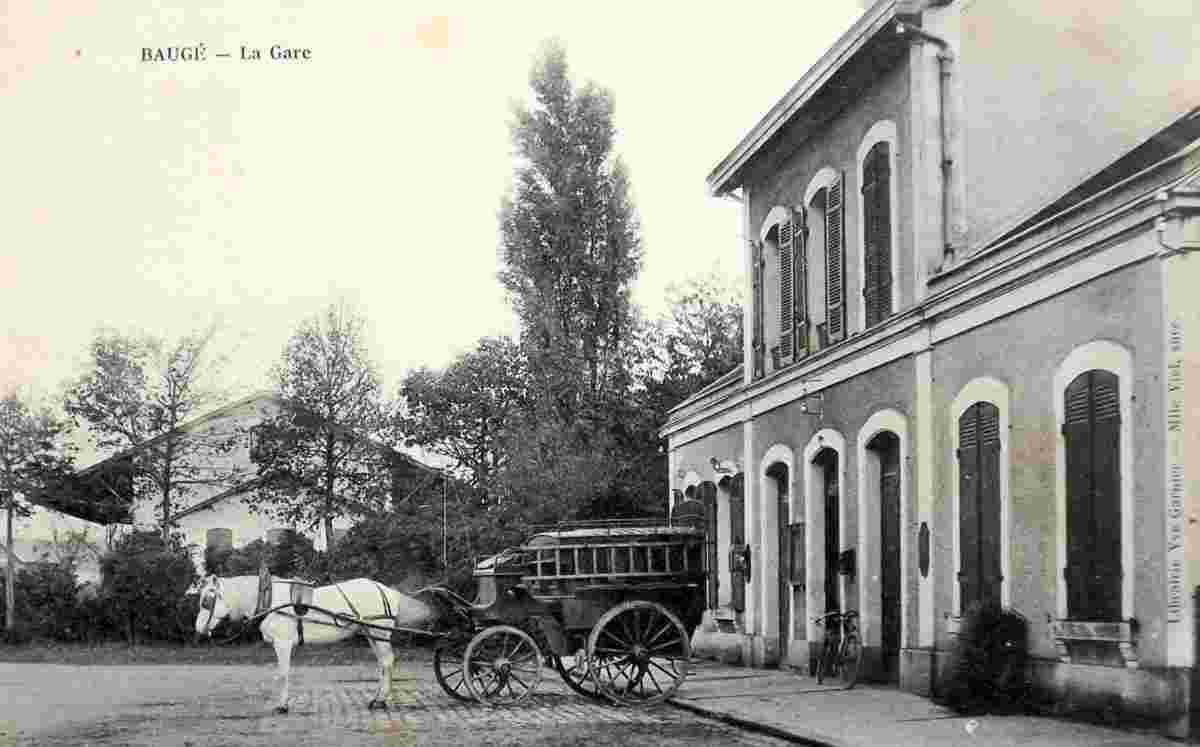 Baugé-en-Anjou. Baugé - La Gare, calèche à cheval, 1916