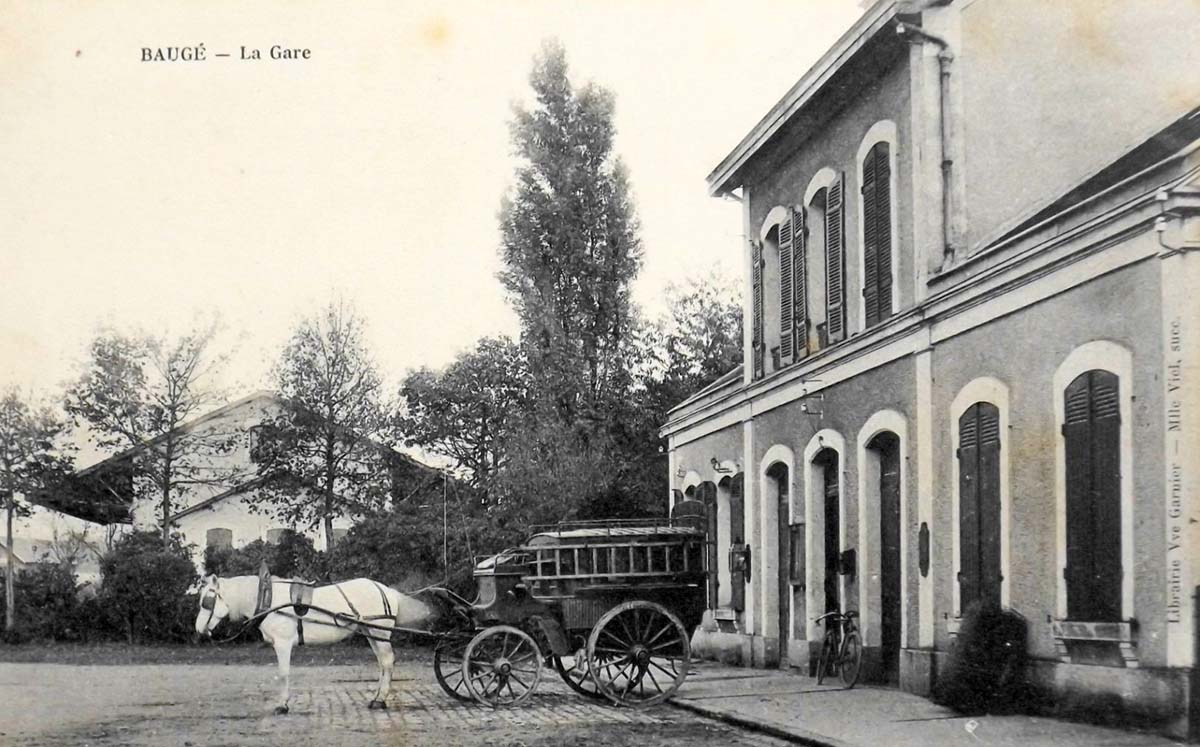 Baugé-en-Anjou. Baugé - La Gare, calèche à cheval, 1916