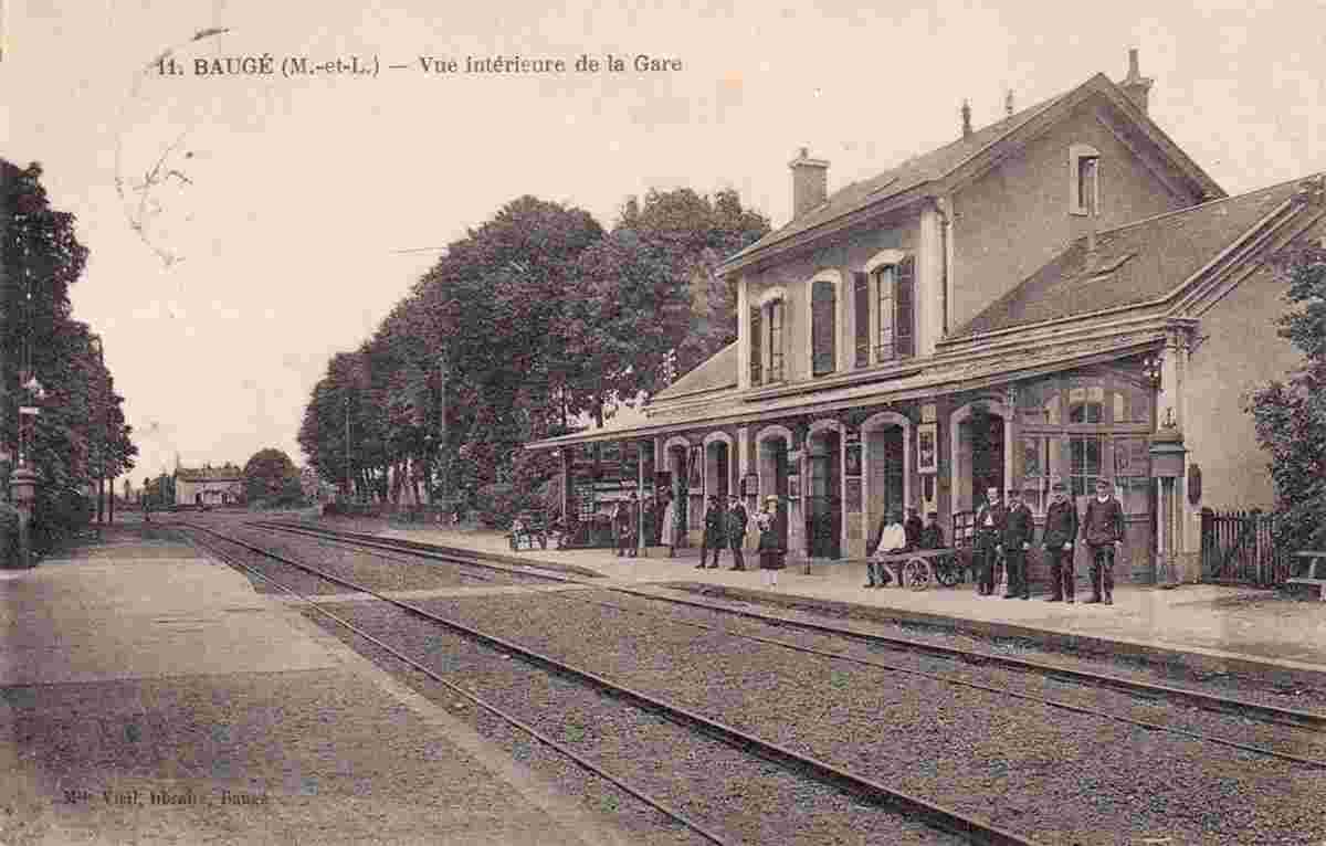 Baugé-en-Anjou. Baugé - La Gare, plateforme