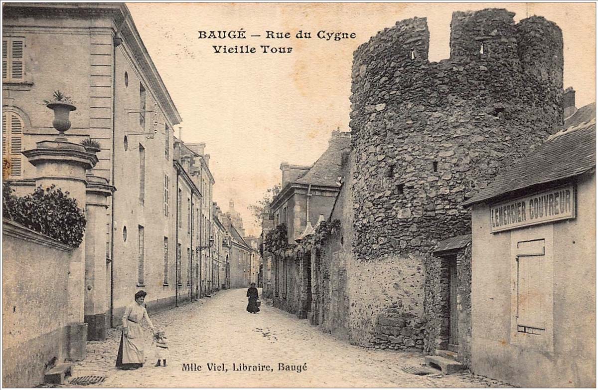 Baugé-en-Anjou. Baugé - Rue du Cygne, Vieille Tour