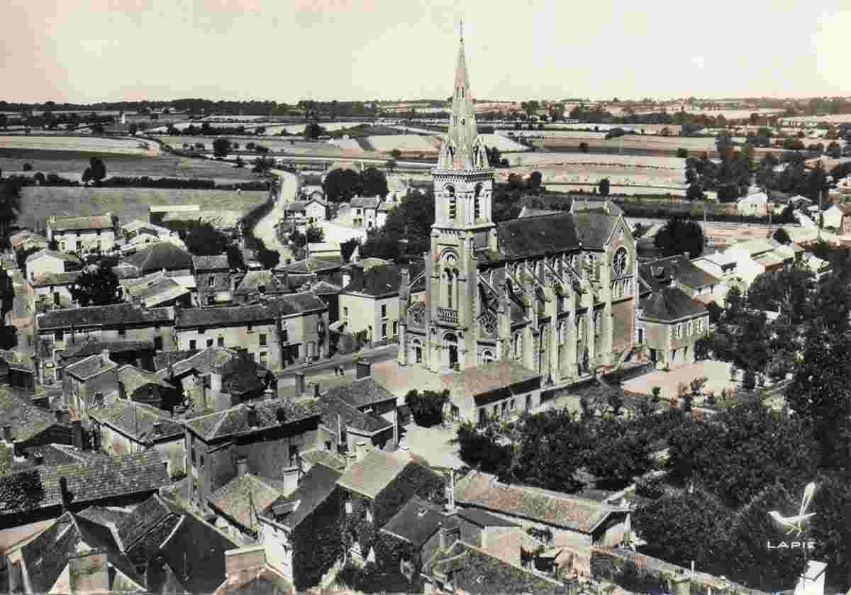 Beaupréau-en-Mauges. La Poitevinière - l'Église Saint Pierre