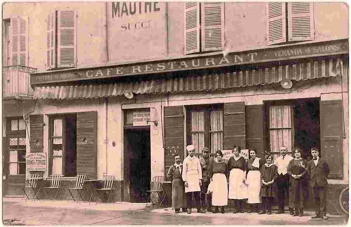 Caluire-et-Cuire. Café Restaurant 'Mautre'