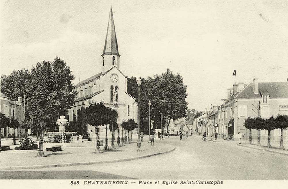 Châteauroux. Place et l'Église Saint-Christophe