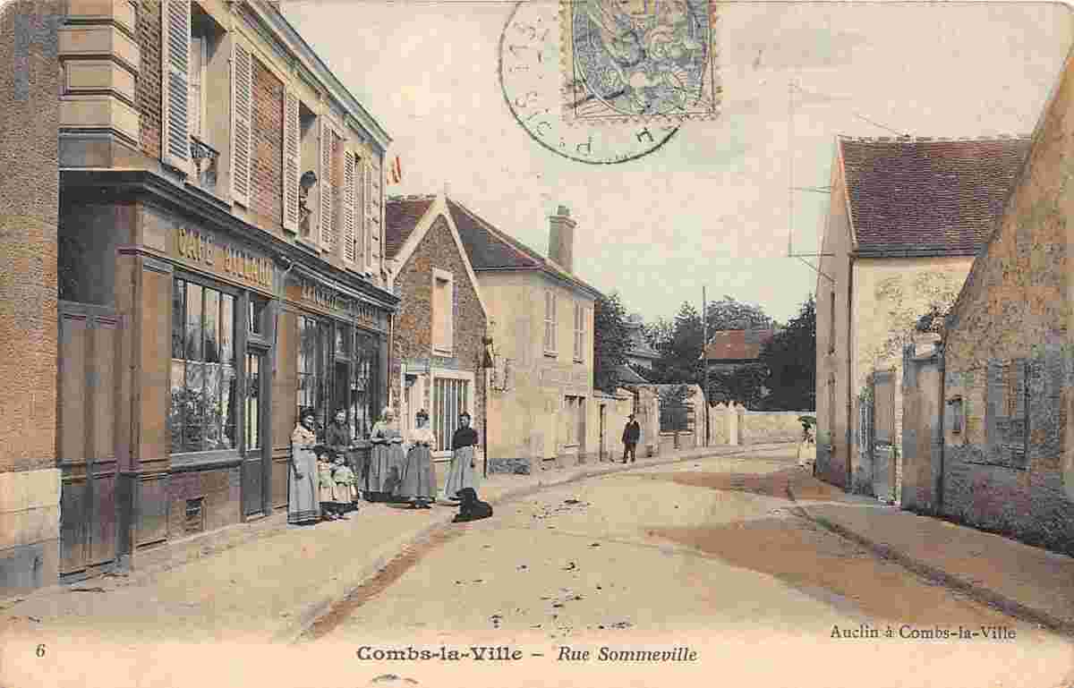Combs-la-Ville. Rue Sommeville