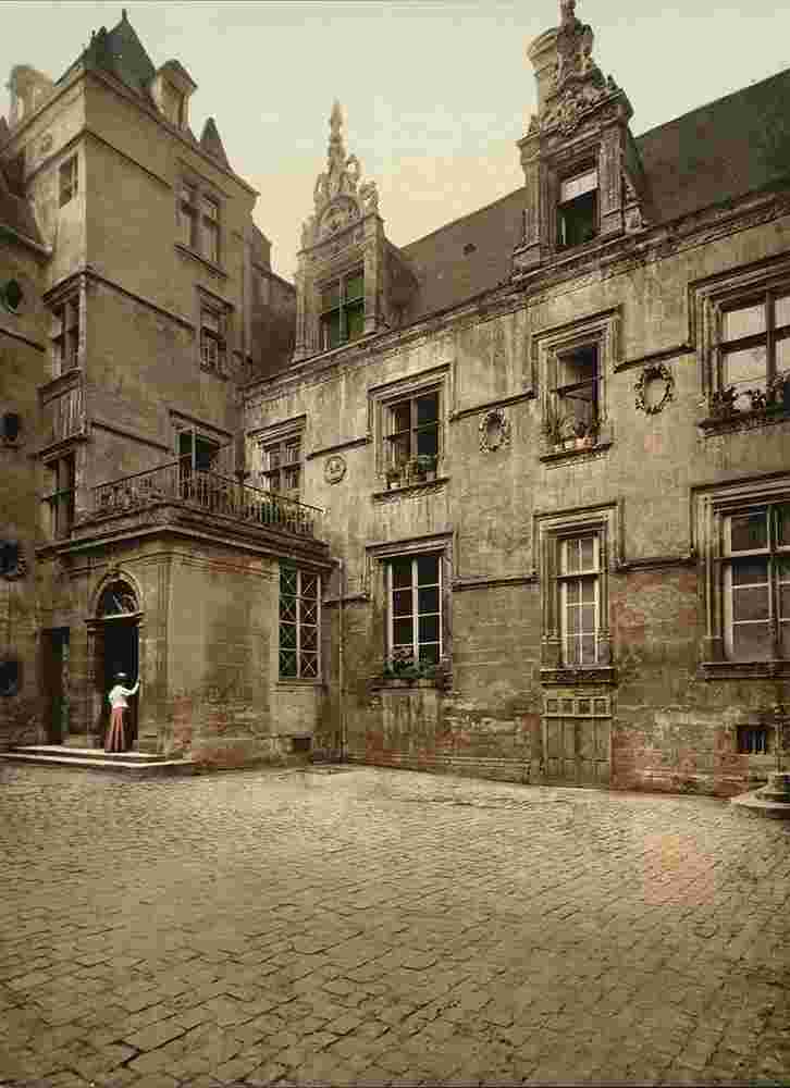 Caen. Ancient house of XVI century