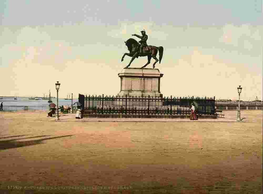 Cherbourg-Octeville. Statue of Napoleon I