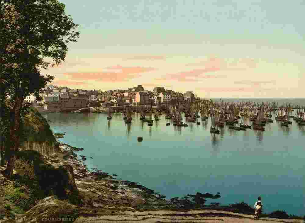 Douarnenez. General view of the harbor