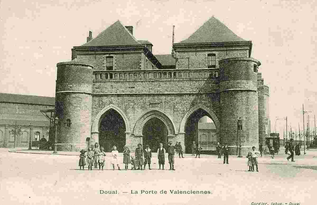 Douai. La Porte de Valenciennes