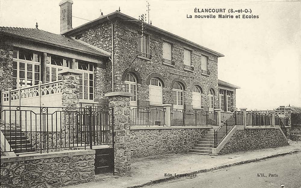 Élancourt. La Nouvelle Mairie et Écoles