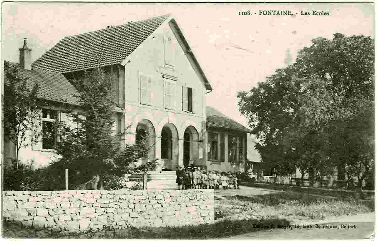 Fontaine. Les Écoles