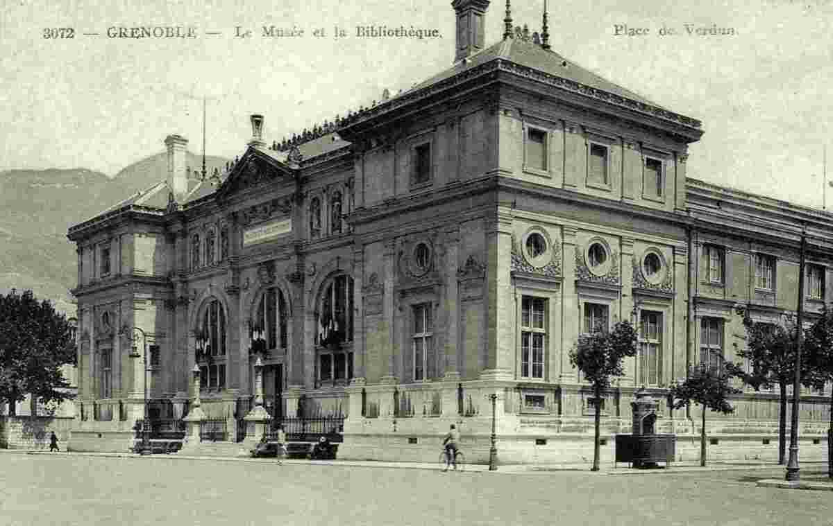 Grenoble. Le Musée et la Bibliothèque