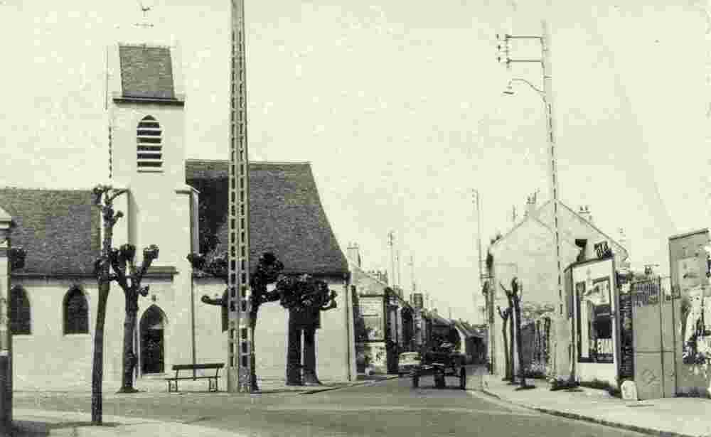 Garges-lès-Gonesse. Place de l'Église