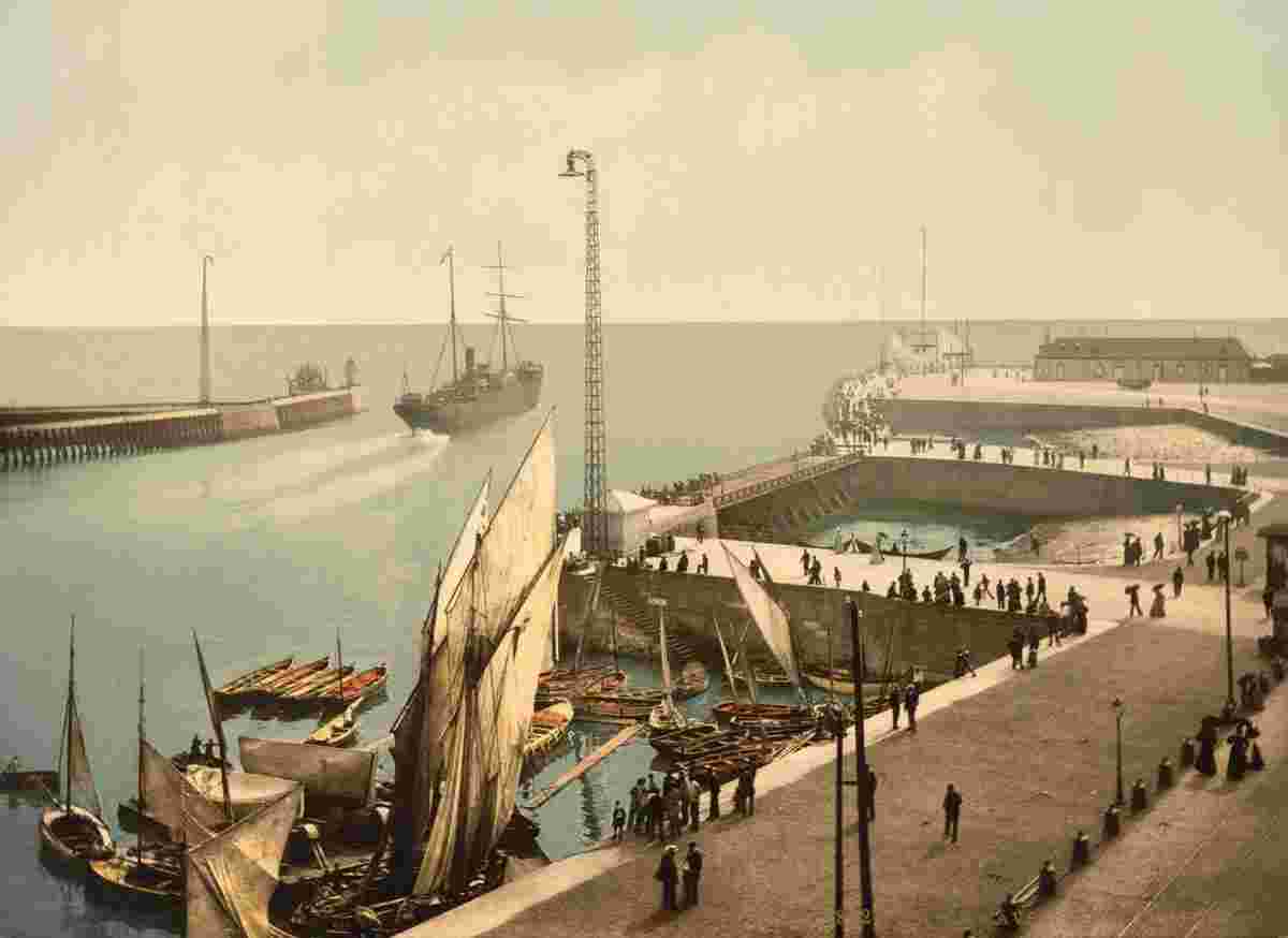 Le Havre. Entrance to harbor, 1890