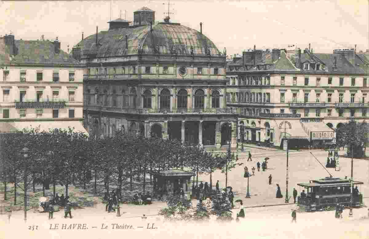 Le Havre. Hôtel Tortoni, Place Gambetta devant le Théâtre et Cafe 'Grand Théâtre'
