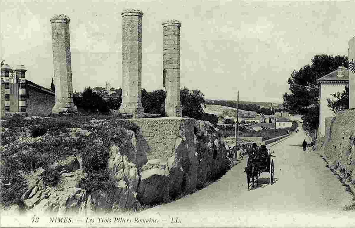 Nîmes. Les Trois Piliers Romains
