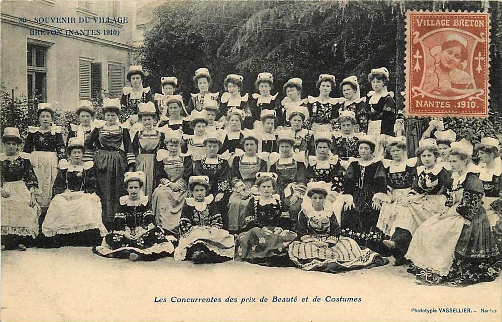 Nantes. Les Concurrentes des prix de Beauté et de Costumes, village Breton, 1910