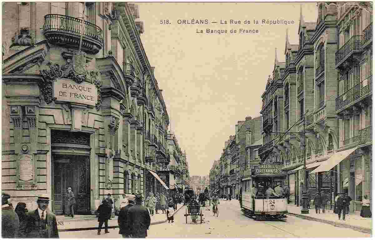 Orléans. La Rue de la République, La Banque de France