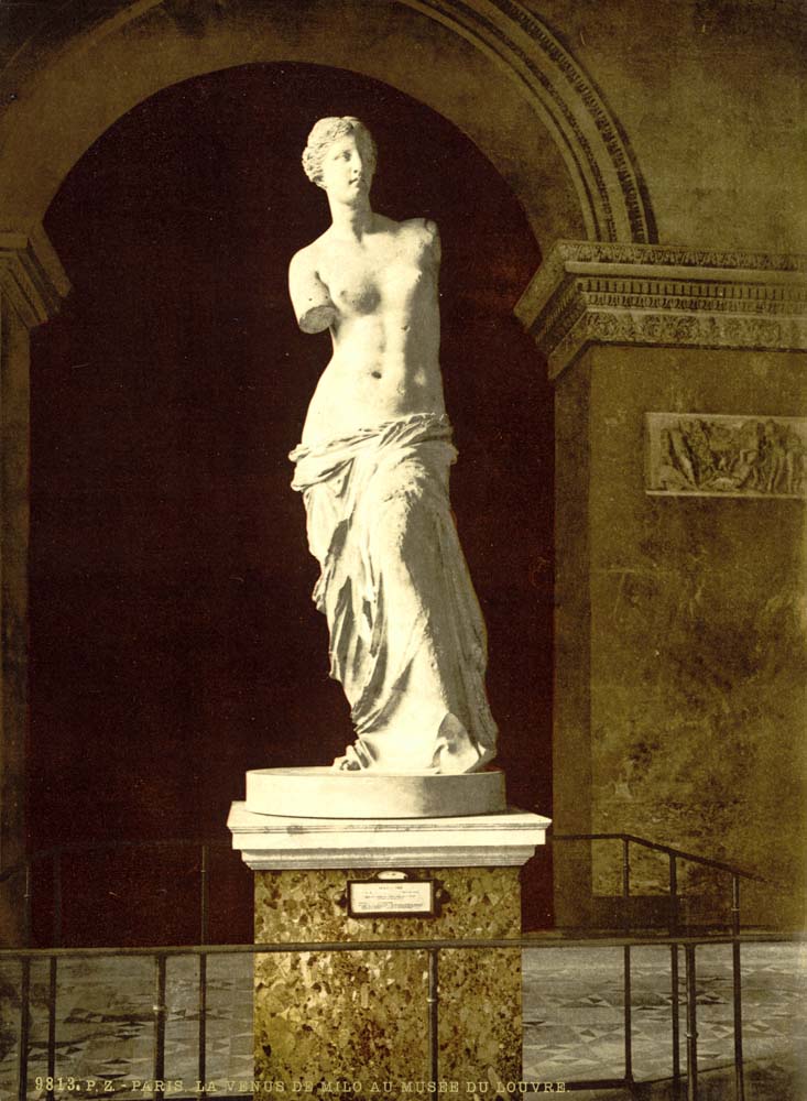 Paris. The Louvre, the Venus de Milo, circa 1890
