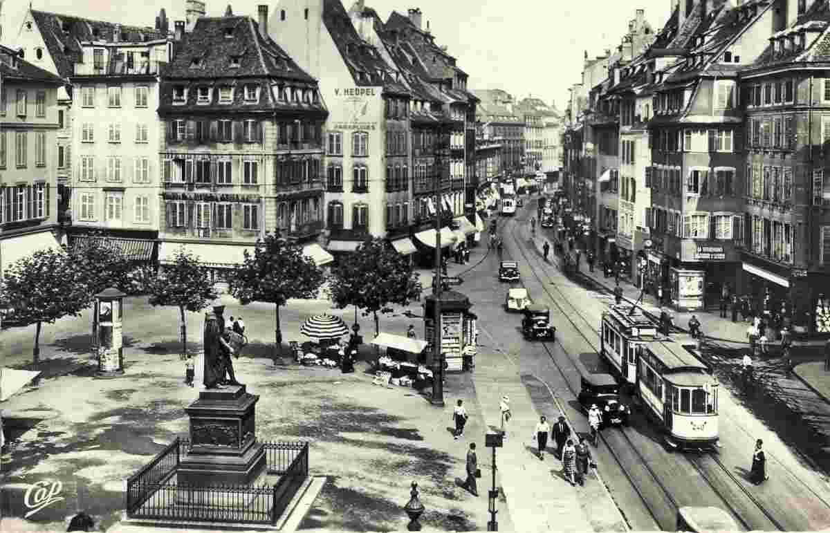 Strasbourg. Place Gutenberg et rue des Grandes-Arcades