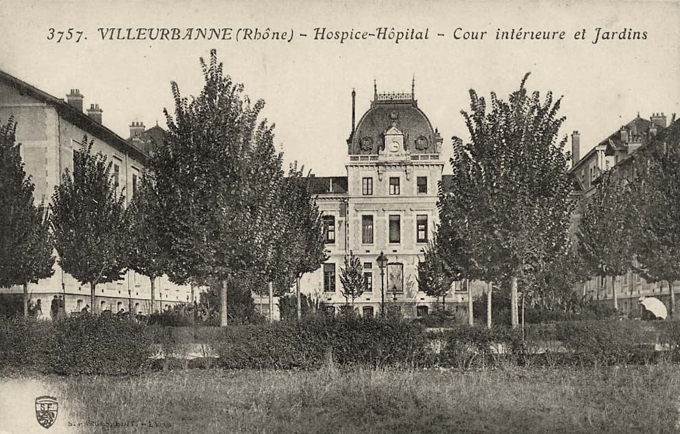 Villeurbanne. Hospice-Hôpital, cour intérieure et Jardins